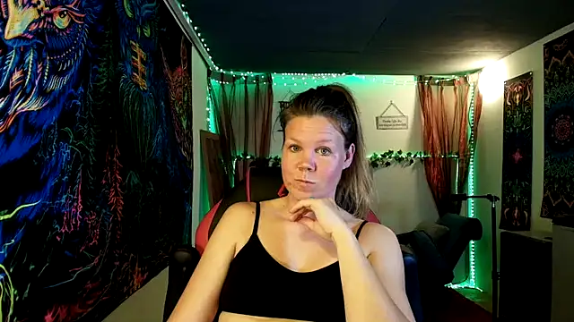 CallMeMaria webkamerás műsora