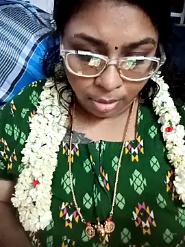 Show Webcam de deepika-mallus