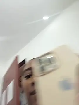 Emi_rousse's Live XXX Chat