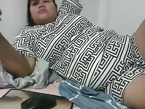 Singlemom_Anne Chat XXX in diretta