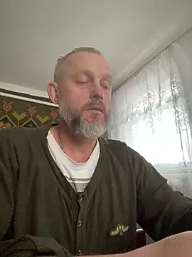 Frosl élő XXX-chatje