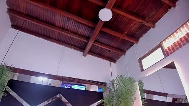 emily-fox's Live XXX Chat