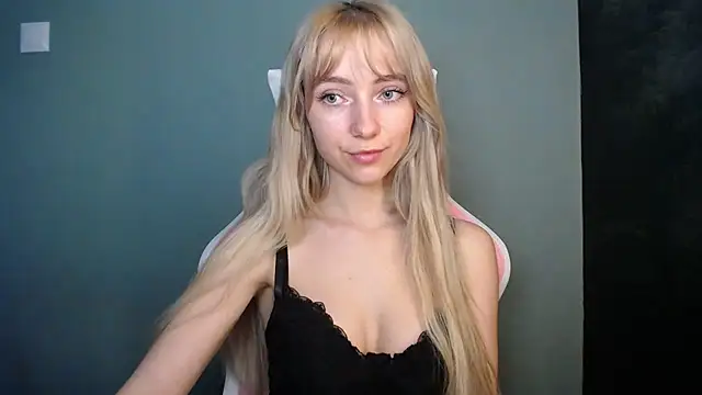 LuciaYoung 现场XXX聊天