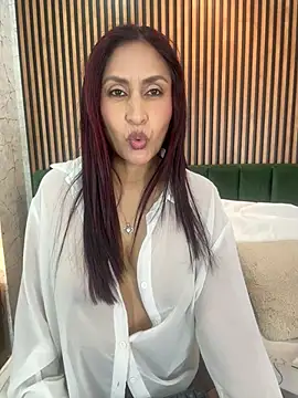 MonicaMoret's Live XXX Chat