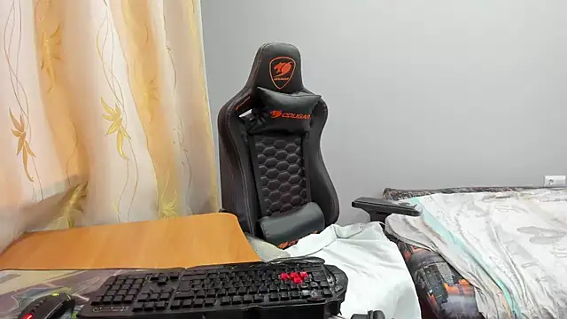 Show modela iliaskrislove na web-kameri