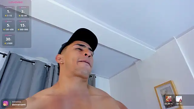 Mr_adrian Chat XXX in diretta