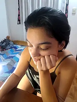 XXX chat uživo modela Meeliivee