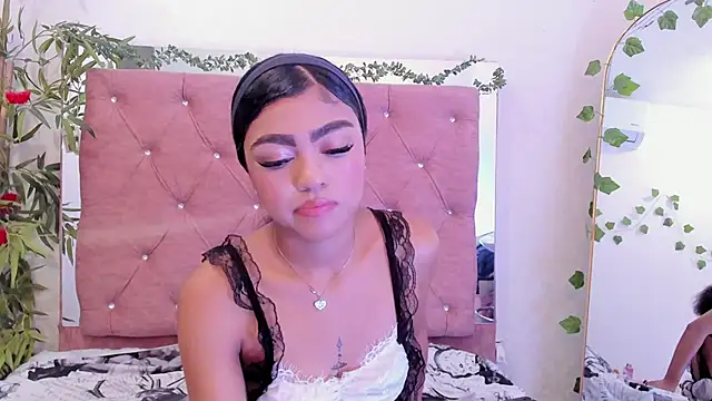 Alaia2のライブXXXチャット