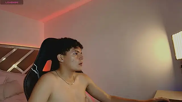 Pertunjukan Kamera Web Luca_Voss