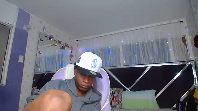 Santy_bigcock_01 Pertunjukan Webcam