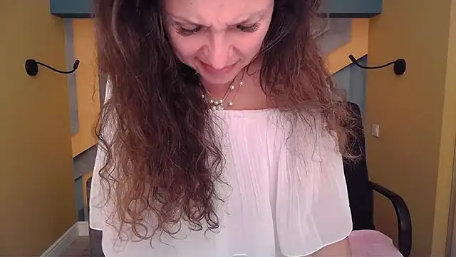 EllaLong's Live XXX Chat