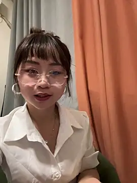 Huihui_8888 即時 XXX 聊天