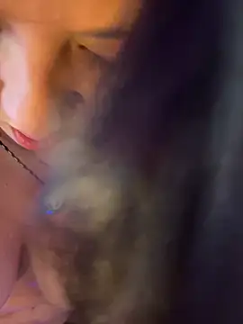 Онлайн чат XXX mahia_queen