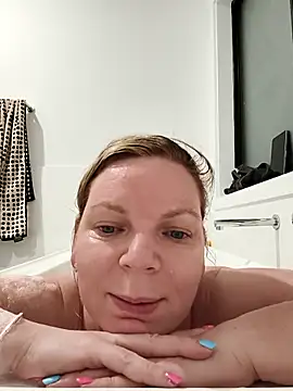 l4dyc4pricorn76 Chat XXX in diretta