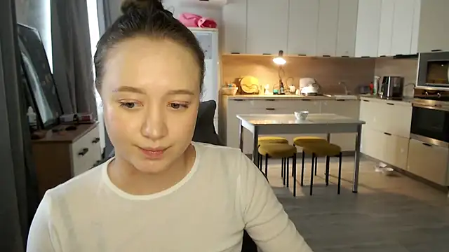 _lalune_'s Live XXX Chat