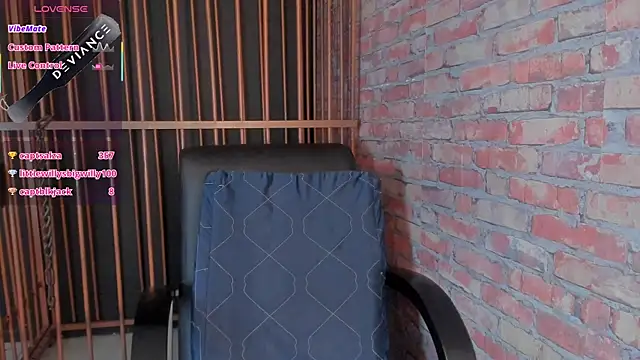 Charlotte__Brown_: απευθείας συνομιλία ΧΧΧ