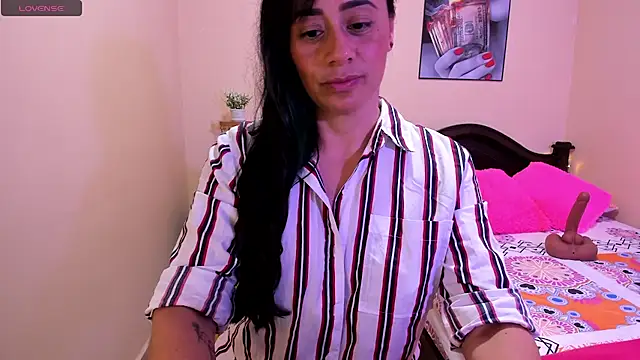 sara_florez12's Live XXX Chat