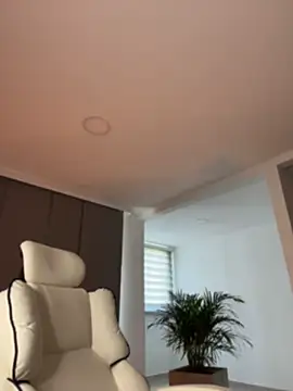 TroyeSavage 라이브 XXX 채팅