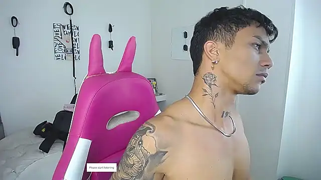 Leonard_Price – Live XXX-chat