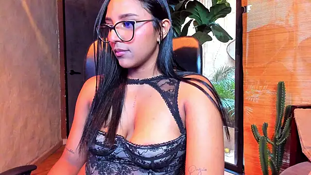 Chat +18 de Victoria_Gonzalez ao vivo