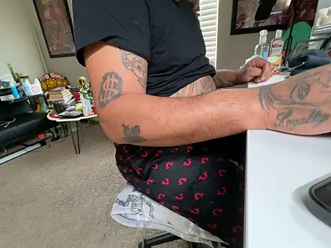 แชท XXX สดของ 4EVAGLACIERS