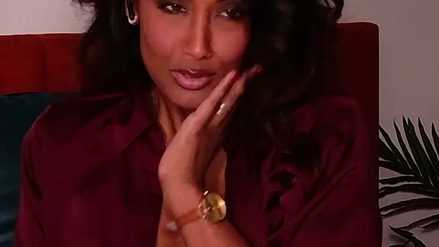 ShanialaFrancaise's Webcam Show