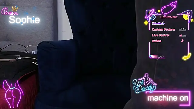 Show modela Sophiehuntress na web-kameri