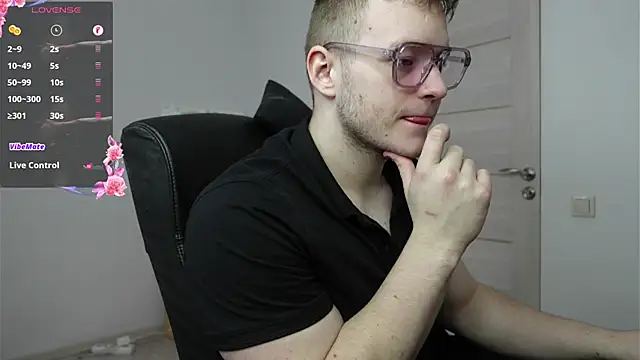 Richard_Dullas Adlı Modelin Canlı XXX Sohbeti