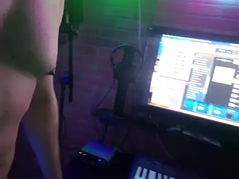 chronic_vibez: διαδικτυακό σόου στην κάμερα