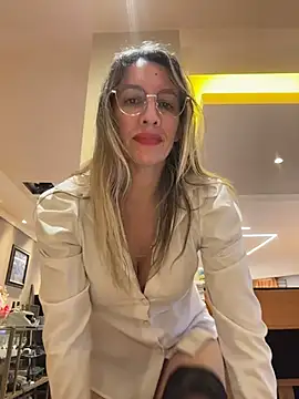 Gatitacarlita's Live XXX Chat