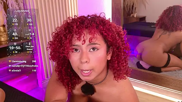 lara_curly's Live XXX Chat