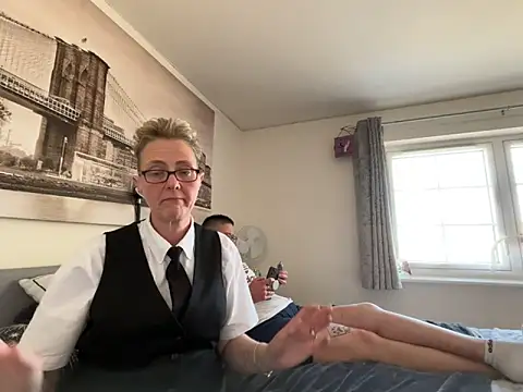 Curvy-Jinxn Live XXX chat