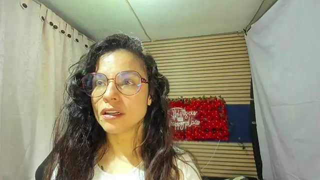 rosse_2504 – Naživo XXX chat