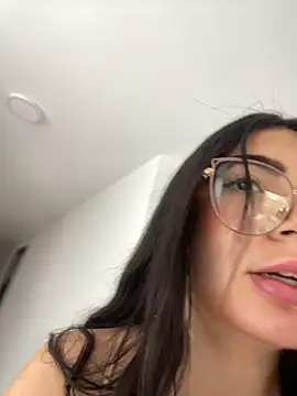 Mia_222 Pertunjukan Webcam