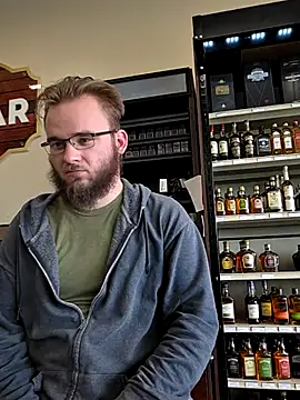 bear8t: διαδικτυακό σόου στην κάμερα