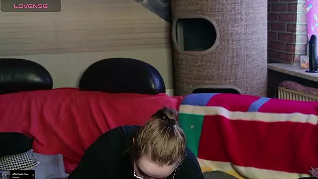 GamerGirl_Eve: онлайн-секс-чат