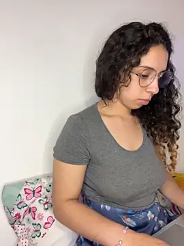 katniss_everdeen_'s Live XXX Chat