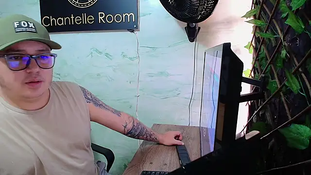 Show modela maximo_daddy na web-kameri