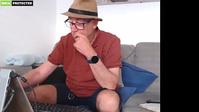 bluedae1 Show in webcam