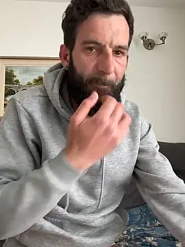 Michel_huge Adlı Modelin Canlı XXX Sohbeti