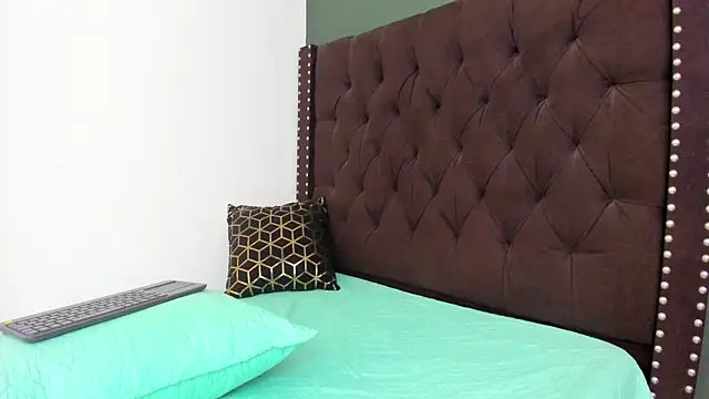 lilith_davis Adlı Modelin Canlı XXX Sohbeti