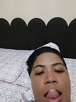 Chat +18 de IndiaPozuda_ ao vivo