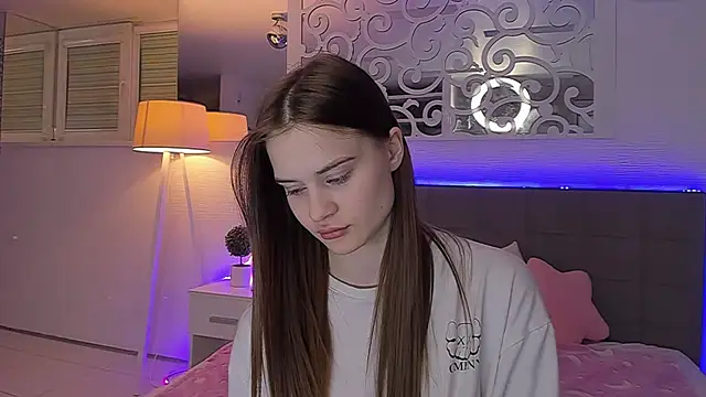 LuisaClover: απευθείας συνομιλία ΧΧΧ