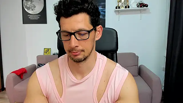 BrutusK08 在線直播表演