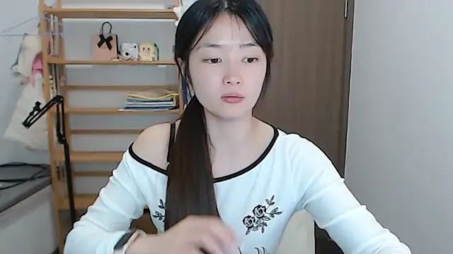 Mimi-cnbaby's Live XXX Chat