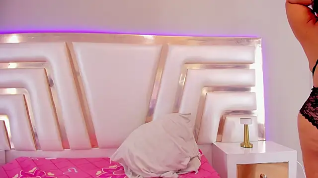 GeminisClark's Live XXX Chat