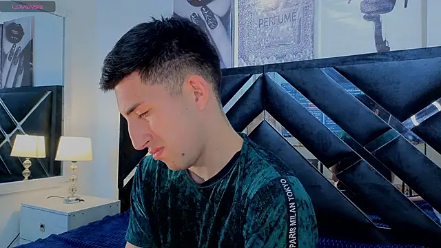 Un_Sluttyy Adlı Modelin Web Kamerası Şovu