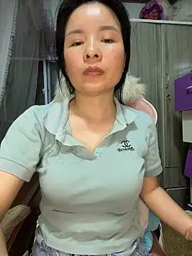 Czat XXX na żywo – Ivy_Trix2