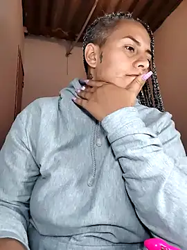 Yessi_rousse Chat XXX in diretta