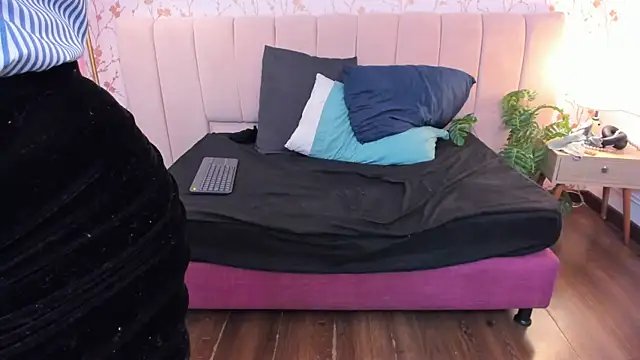 taylor_bennet: онлайн-секс-чат